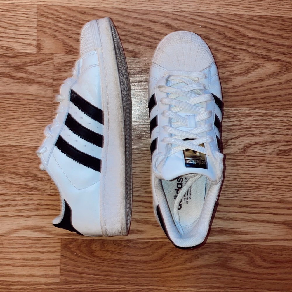 Adidas Superstar Sneakers